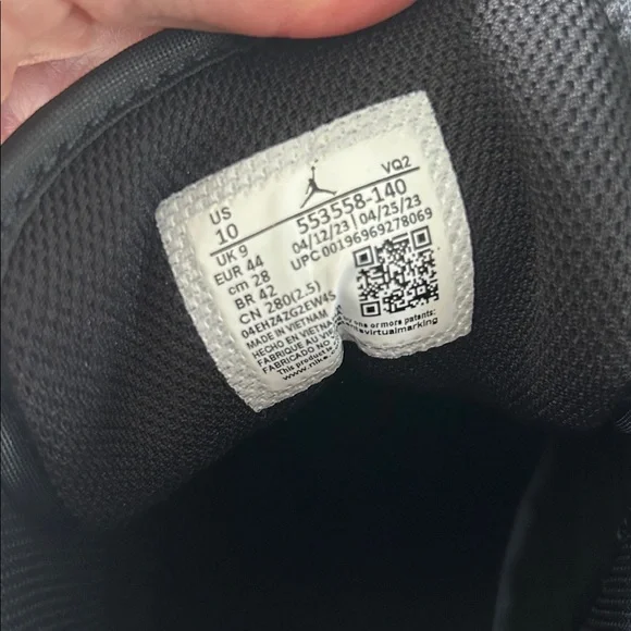 🖤 Jordan 1 Low SE Sneakers